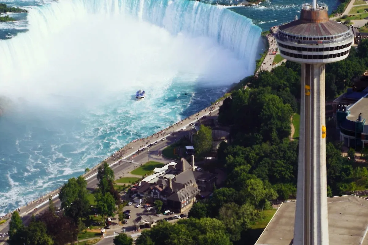 st_-_exterior_ud_2500_x_1800